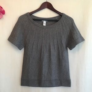 H&M gray acrylic/wool short sleeve sweater A160